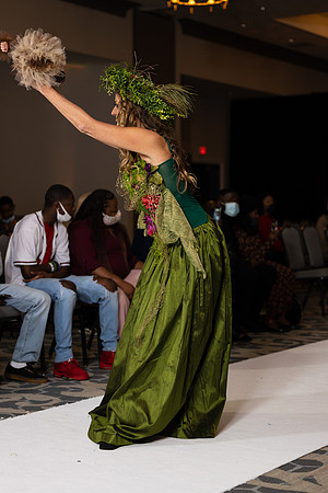 Charlotte Seen Fashion show November 2020-2628