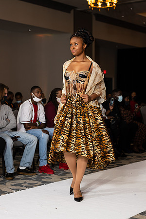 Charlotte Seen Fashion show November 2020-2638