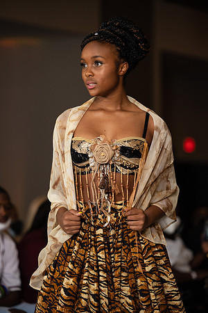 Charlotte Seen Fashion show November 2020-2641