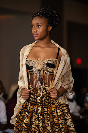 Charlotte Seen Fashion show November 2020-2642