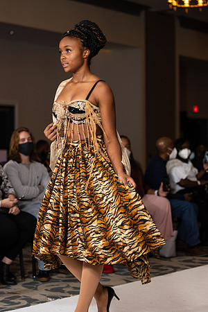 Charlotte Seen Fashion show November 2020-2647