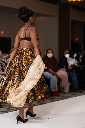 Charlotte Seen Fashion show November 2020-2649