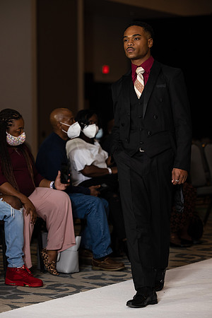 Charlotte Seen Fashion show November 2020-2650