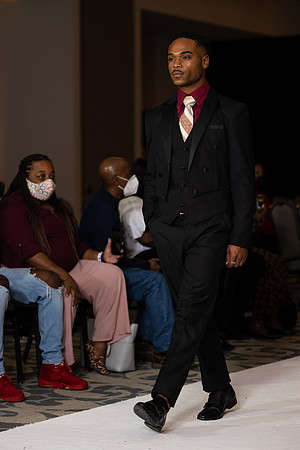 Charlotte Seen Fashion show November 2020-2651