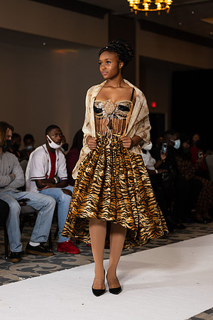 Charlotte Seen Fashion show November 2020-2639