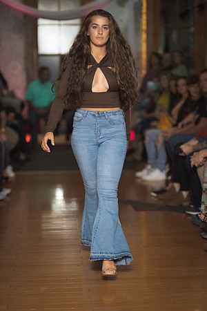 GATOR HATER FASHION SHOW 2021-6231