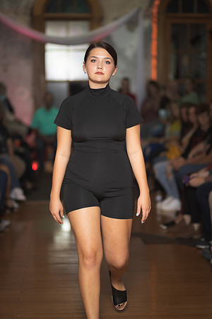 GATOR HATER FASHION SHOW 2021-6275