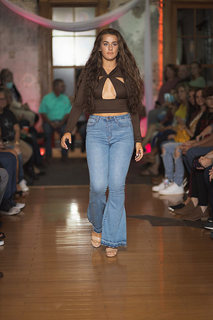 GATOR HATER FASHION SHOW 2021-6230